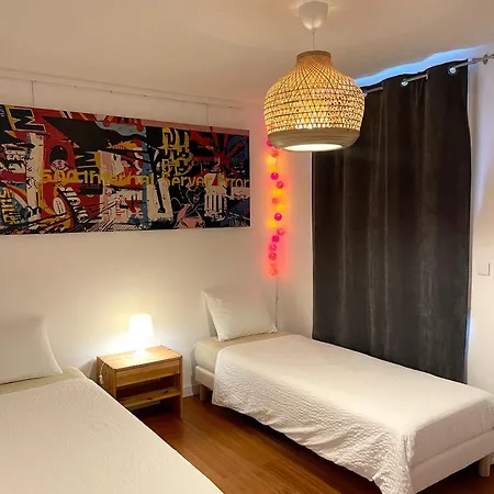 Art_booking . . . By Benoit_b Apartament
